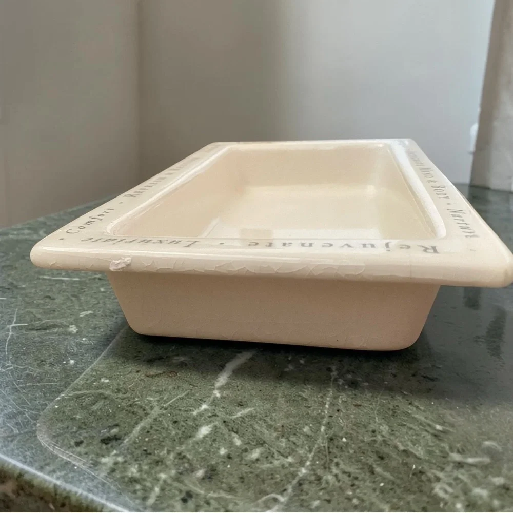 Bath & Body Works elegant cream